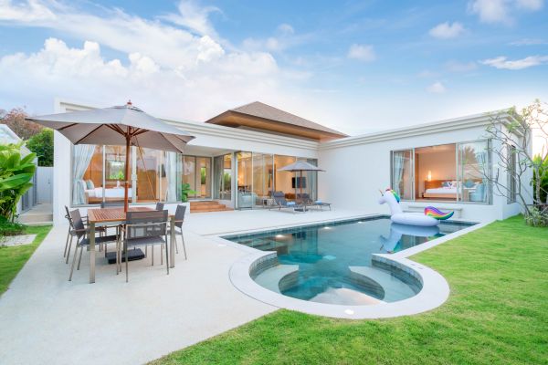 Cost of Pool Deck Repair in West Des Moines