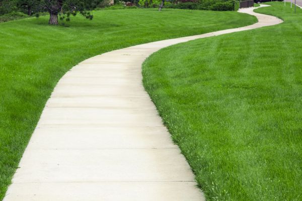 Cost of Cracked Sidewalk Repair in West Des Moines