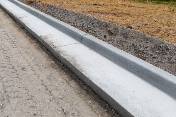 Cost of Concrete Curbing Repair in West Des Moines
