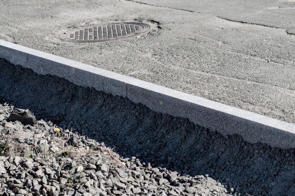 Cost of Sidewalk Curbing Repair in West Des Moines